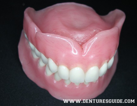 Upper and lower complete dentures. - denturesguide.com